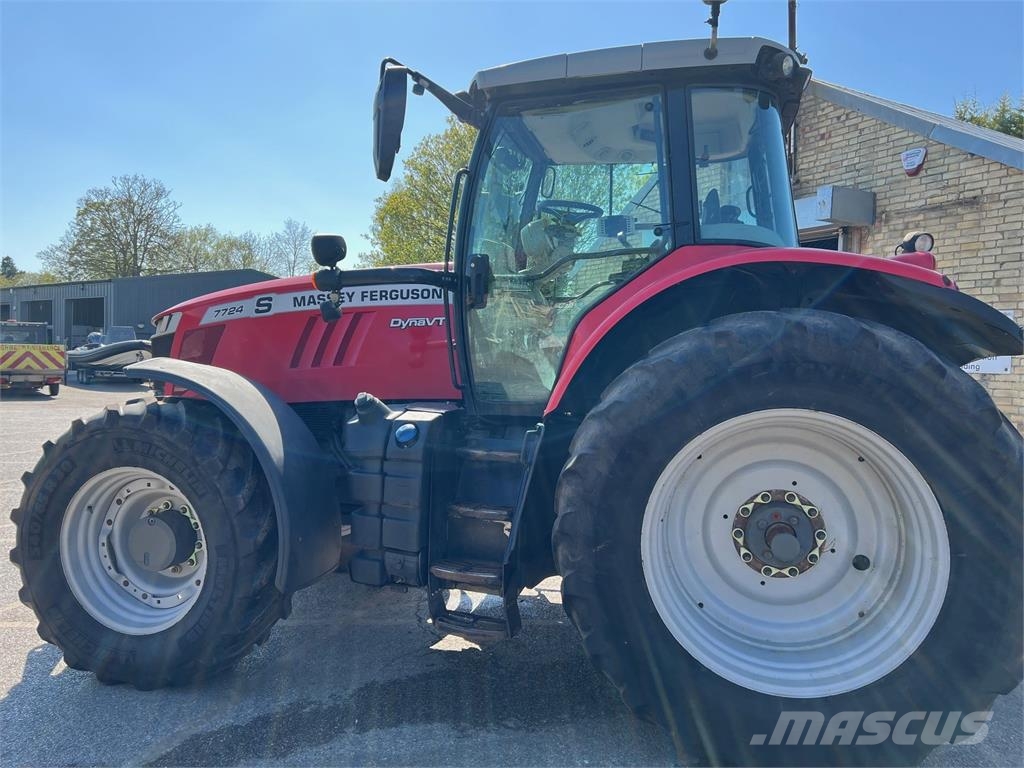 Massey Ferguson MF7724 Tractors