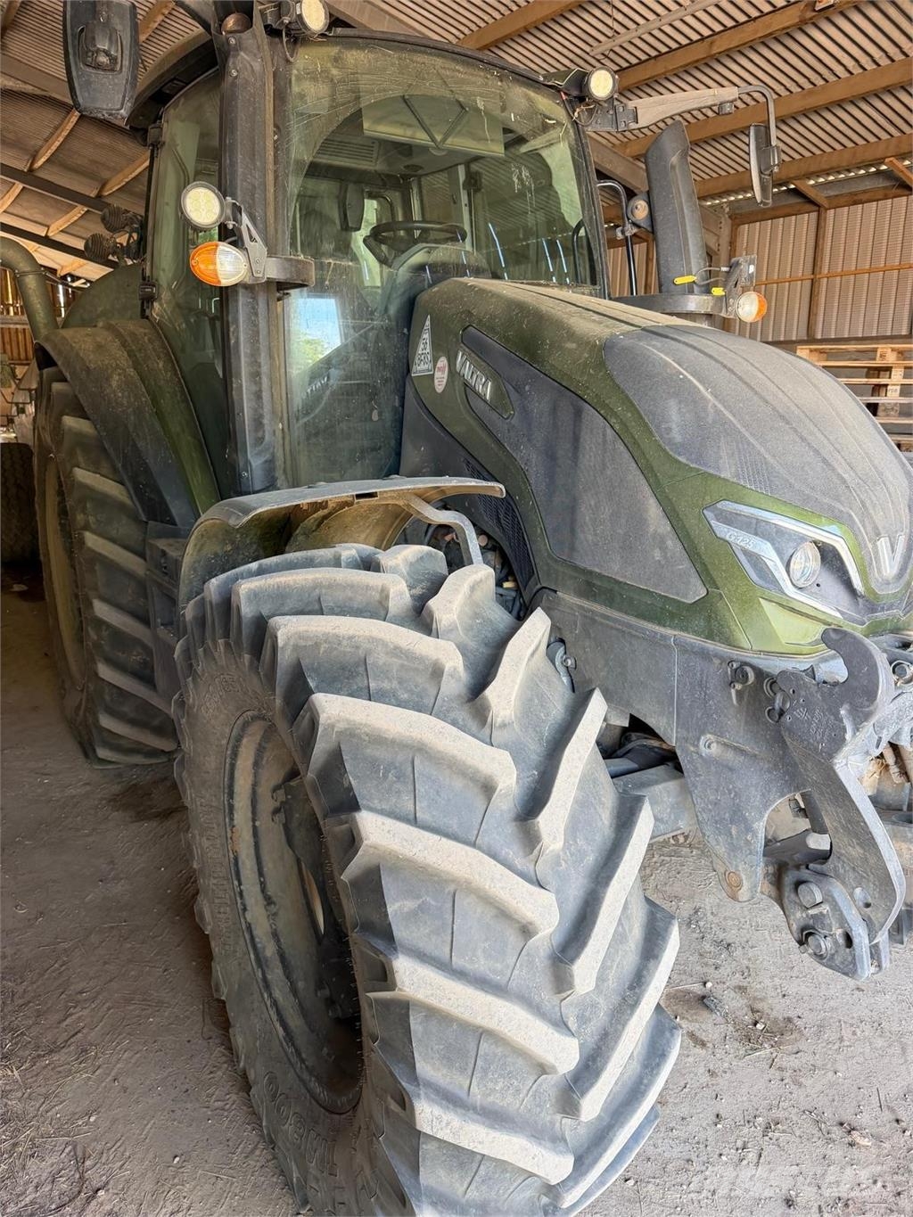 Valtra G125EA Traktori