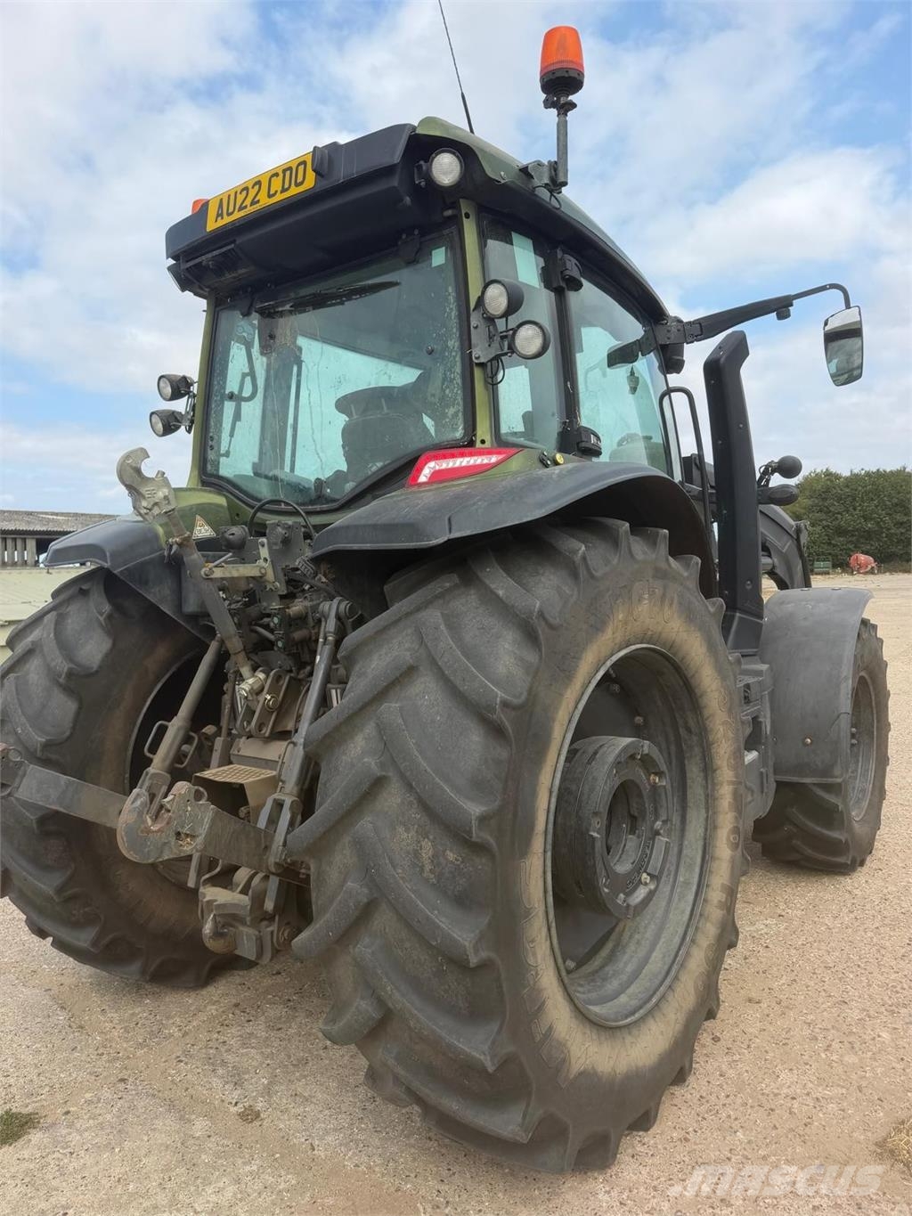 Valtra G125EH Traktori