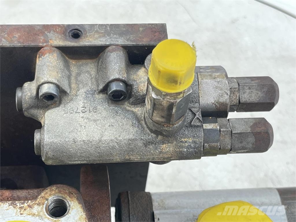 Compact Truck CT.2 Axial piston pump Oprema i dijelovi za kranove