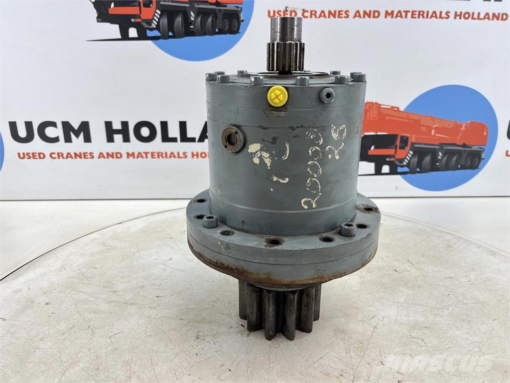Compact Truck CT.2 Slewing gear Части и оборудване за кранове

