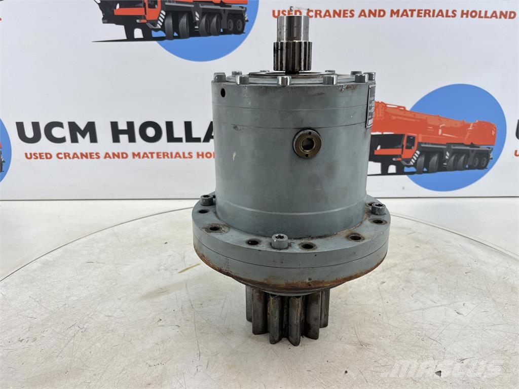 Compact Truck CT.2 Slewing gear Части и оборудване за кранове
