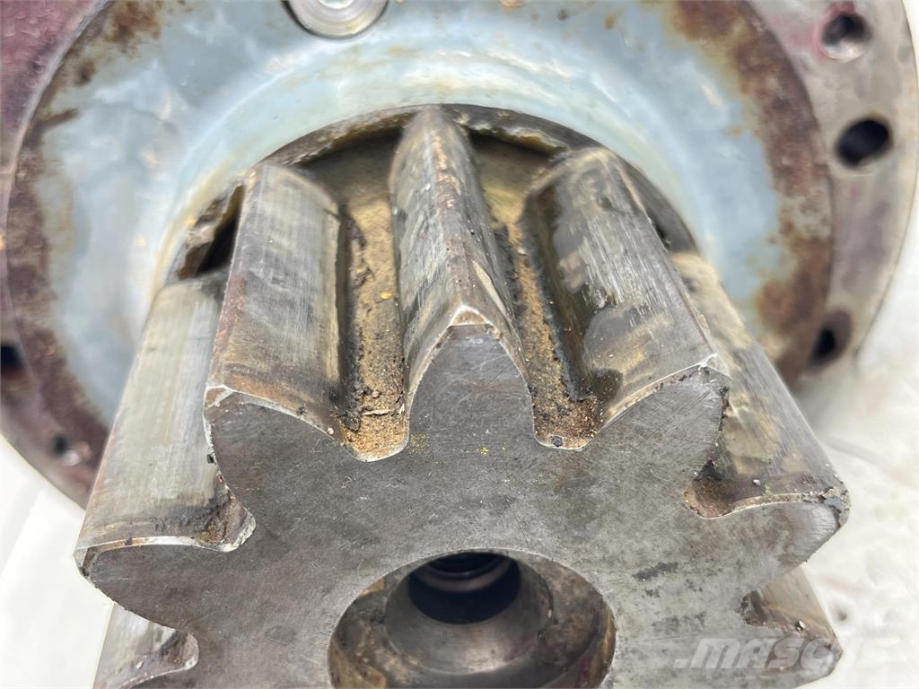 Compact Truck CT.2 Slewing gear Части и оборудване за кранове
