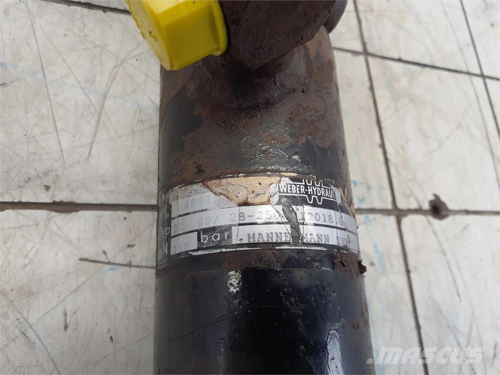 Demag AC 100 steering cylinder Peças e equipamentos para guindastes
