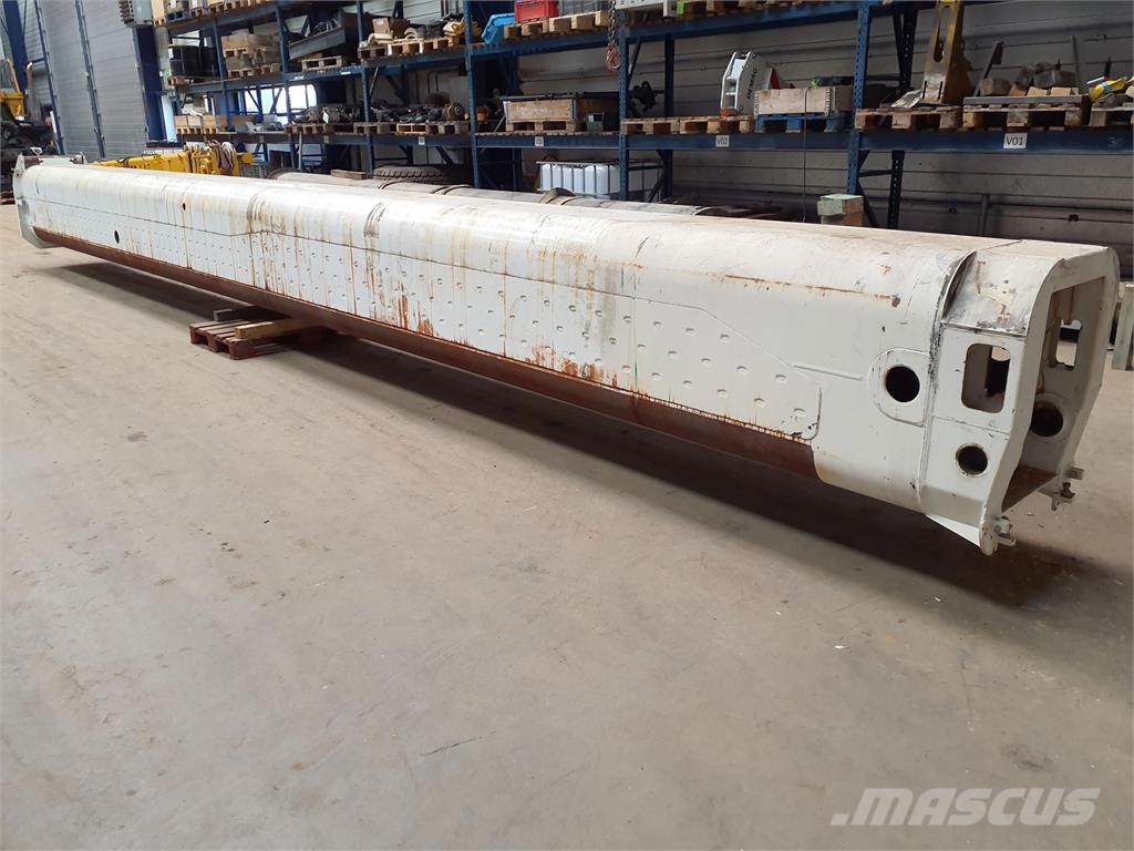 Demag AC 120 telescopic section 2 Peças e equipamentos para guindastes