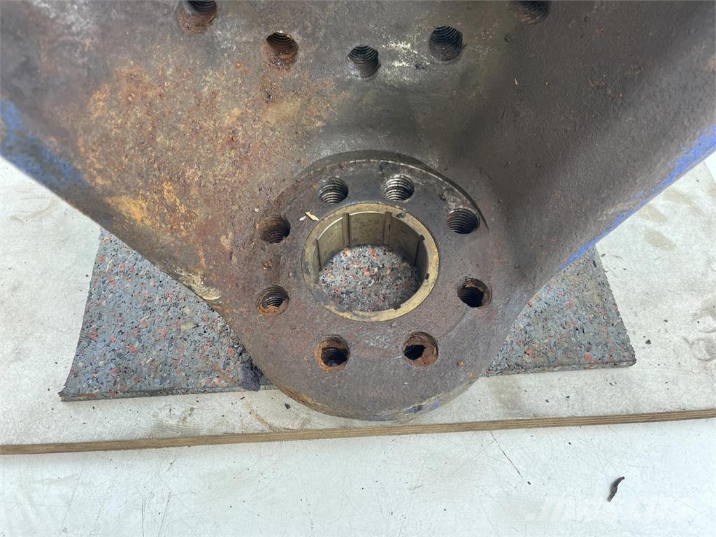 Demag AC 155, AC 205 Steering knuckle 16 holes Axles