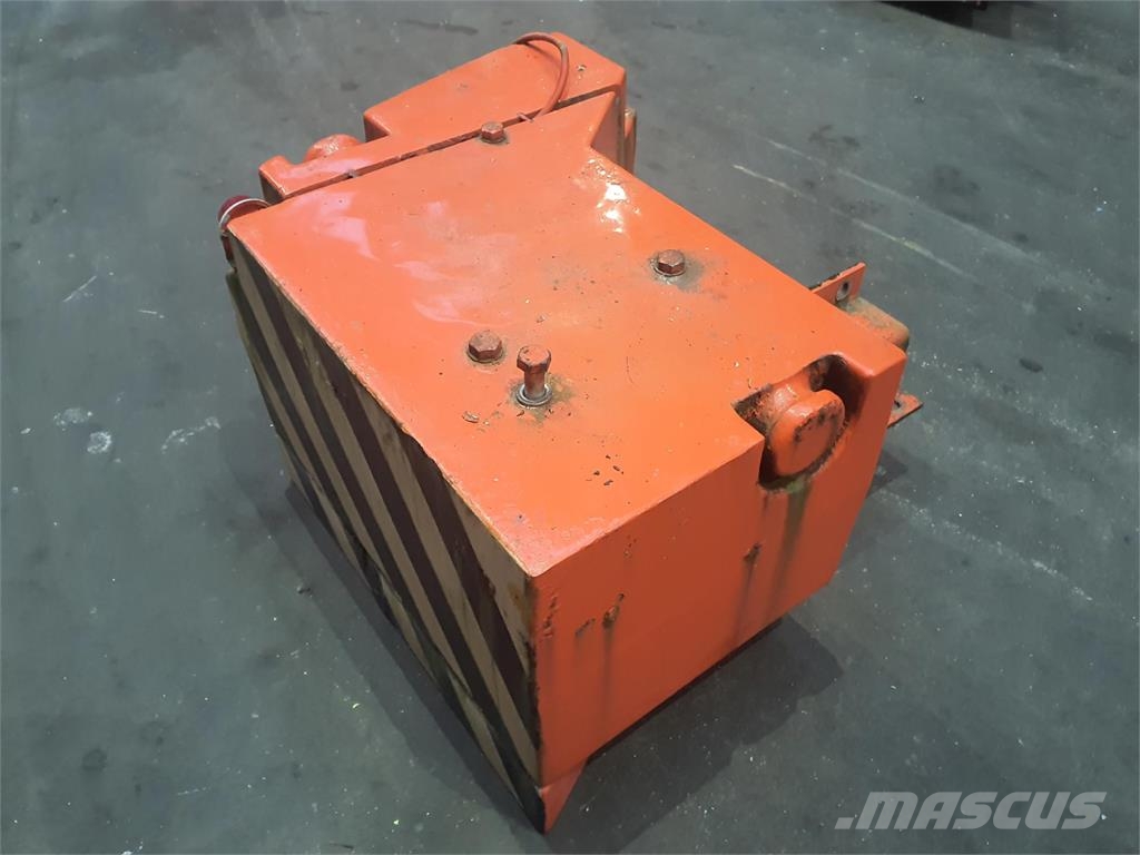Demag AC 155 counterweight 1.2t + 0,3t right Εξαρτήματα και εξοπλισμός για γερανούς