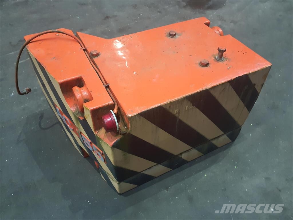 Demag AC 155 counterweight 1.2t + 0,3t right Εξαρτήματα και εξοπλισμός για γερανούς