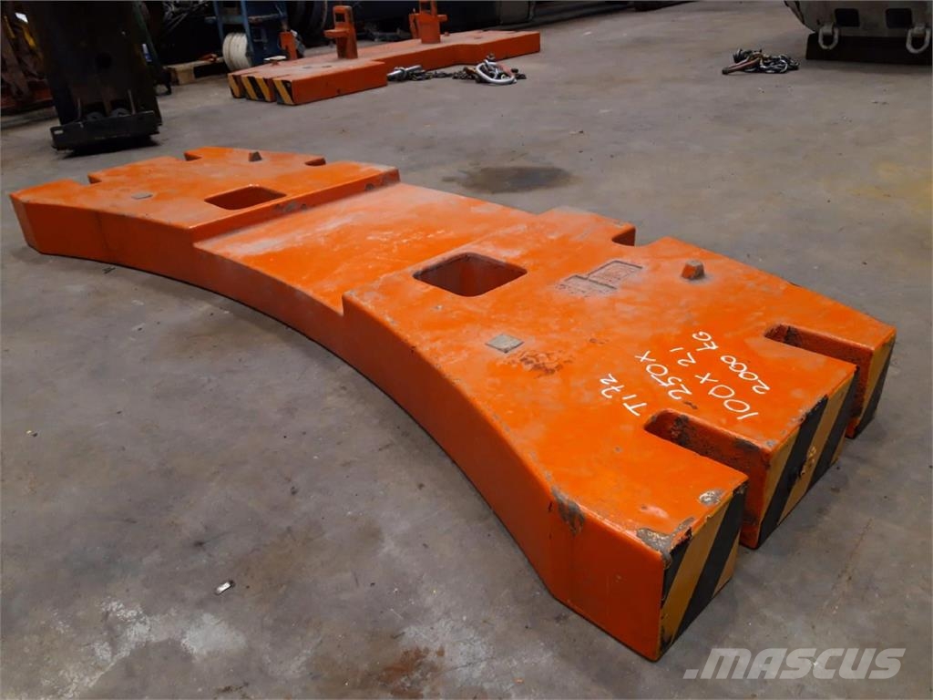 Demag AC 155 counterweight 2,0 ton Εξαρτήματα και εξοπλισμός για γερανούς