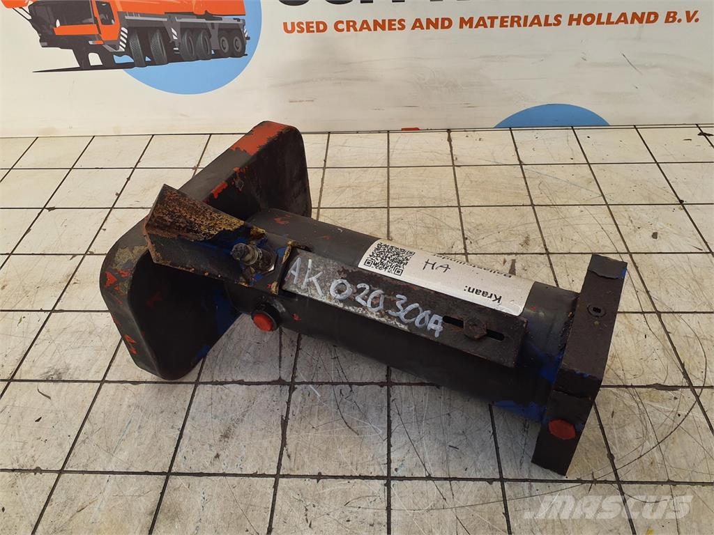 Demag AC 155 counterweight lift cylinder Εξαρτήματα και εξοπλισμός για γερανούς