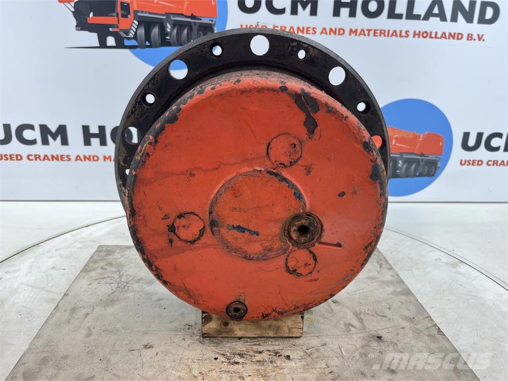 Demag AC 155 planetary gear 17-24-67-32-46-3-H135 محور العجلة