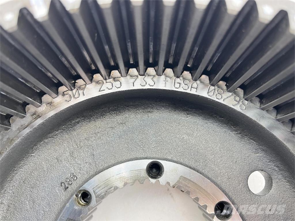 Demag AC 155 planetary gear 17-24-67-32-46-3-H135 محور العجلة