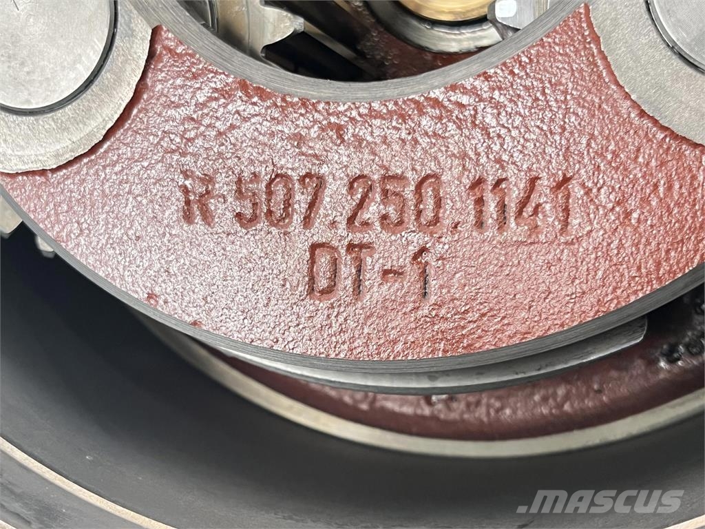 Demag AC 155 planetary gear 17-24-67-32-46-3-H135 محور العجلة