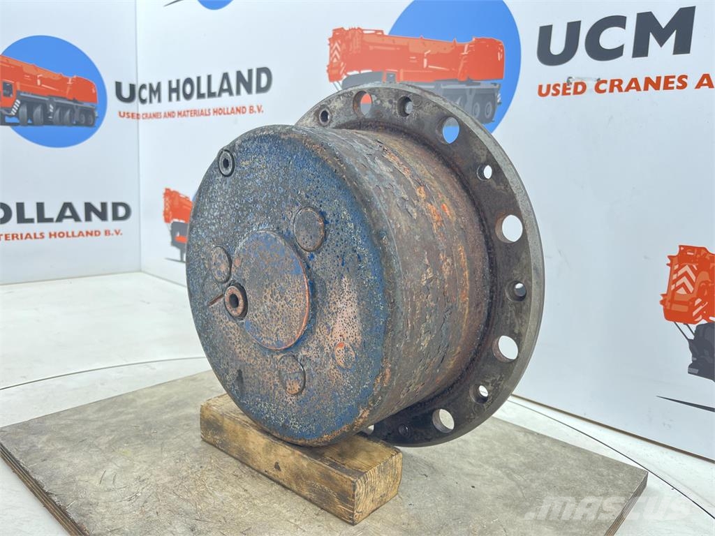 Demag AC 155 Planetary gear 17-24-67-32-3pl-H136-46 محور العجلة