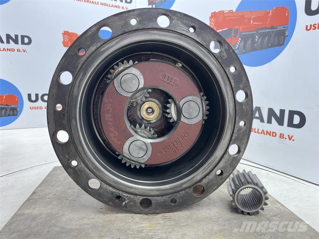 Demag AC 155 Planetary gear 17-24-67-32-3pl-H136-46 محور العجلة