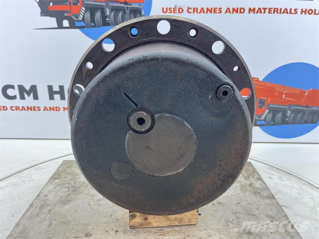 Demag AC 155 planetary gear 22-25-74-40-3pl-H135-46 محور العجلة