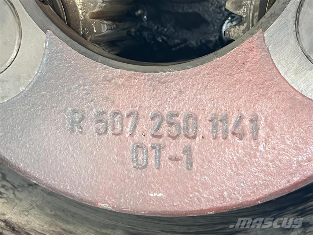 Demag AC 155 planetary gear 22-25-74-40-3pl-H135-46 محور العجلة
