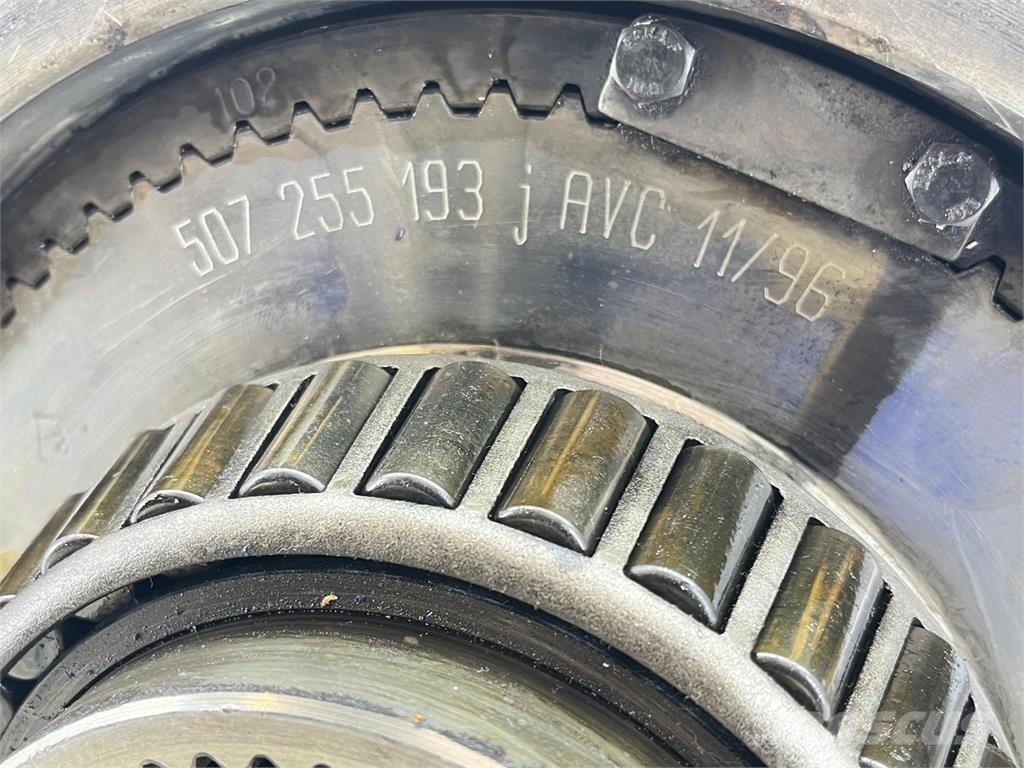 Demag AC 155 planetary gear 22-25-74-40-3pl-H135-46 محور العجلة