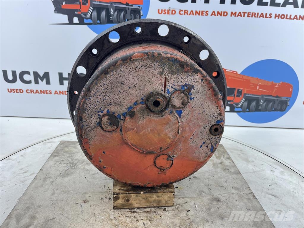 Demag AC 155 planetary gear 22-25-74-40-3pl-H135-46 محور العجلة