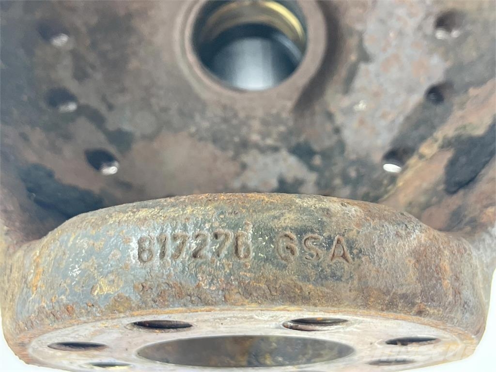 Demag AC 155 steering knuckle 16 holes axle 3 محور العجلة