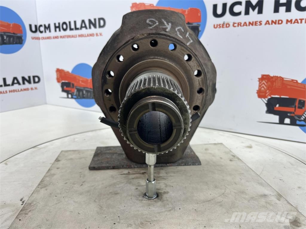 Demag AC 155 steering knuckle 16 holes axle 3 محور العجلة