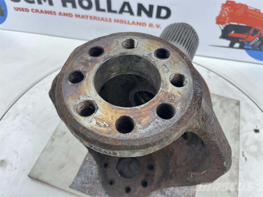 Demag AC 155 steering knuckle 16 holes axle 3 محور العجلة