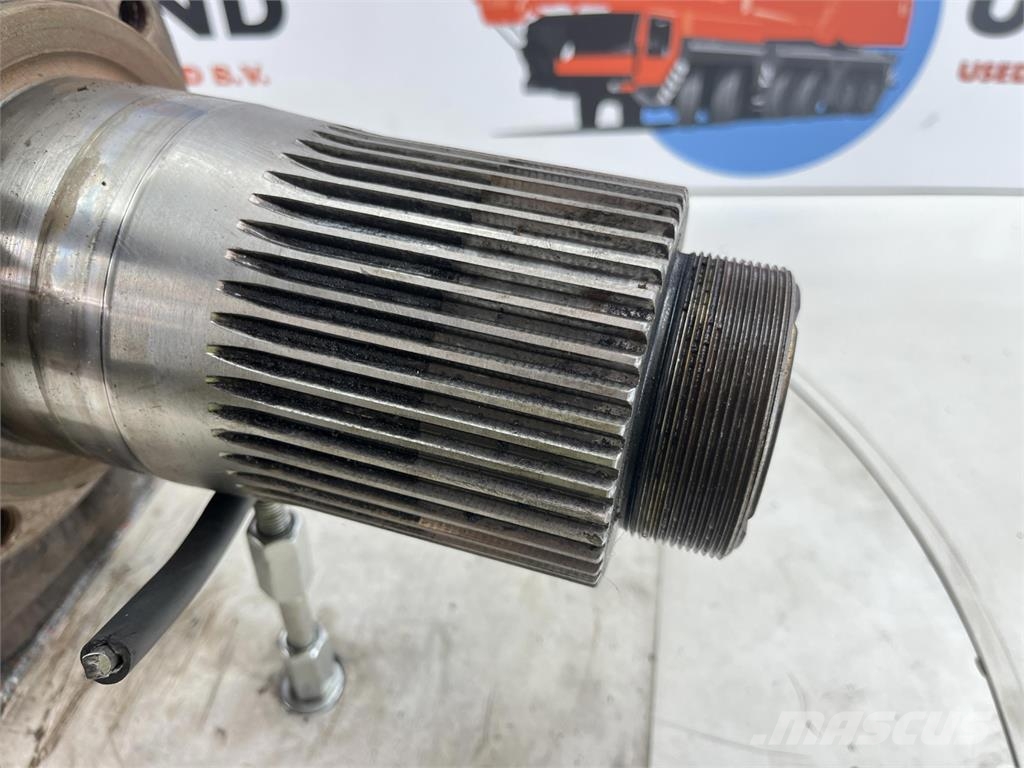 Demag AC 155 steering knuckle 16 holes axle 3 محور العجلة