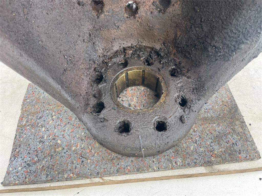 Demag AC 155 steering knuckle 16 holes axle 3 Axles