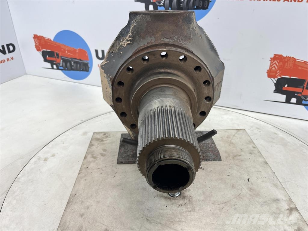 Demag AC 155 steering knuckle 16 holes axle 2 محور العجلة