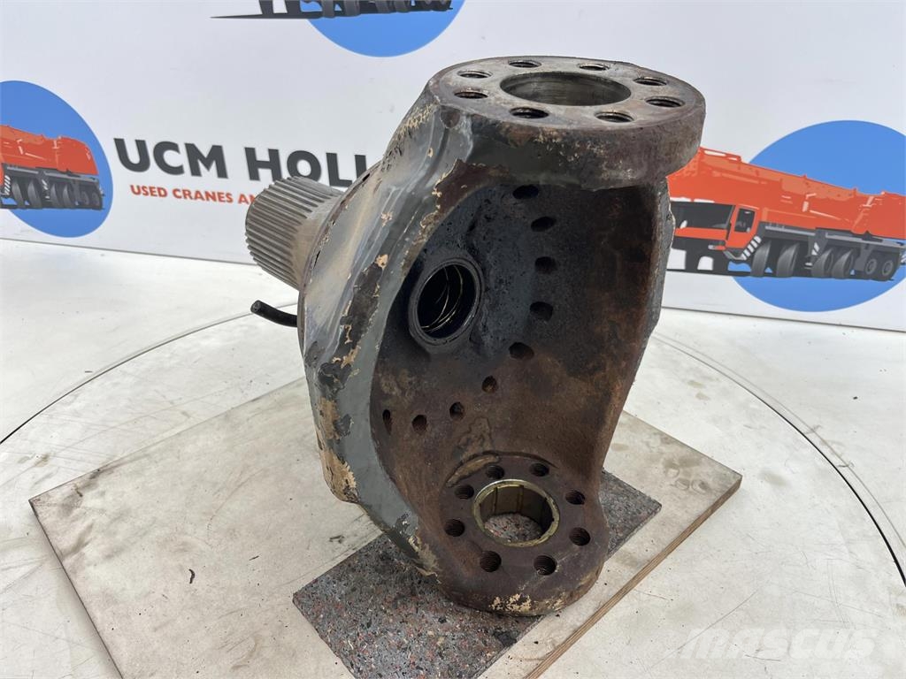 Demag AC 155 steering knuckle 16 holes axle 2 محور العجلة