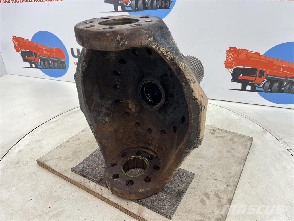 Demag AC 155 steering knuckle 16 holes axle 2 محور العجلة