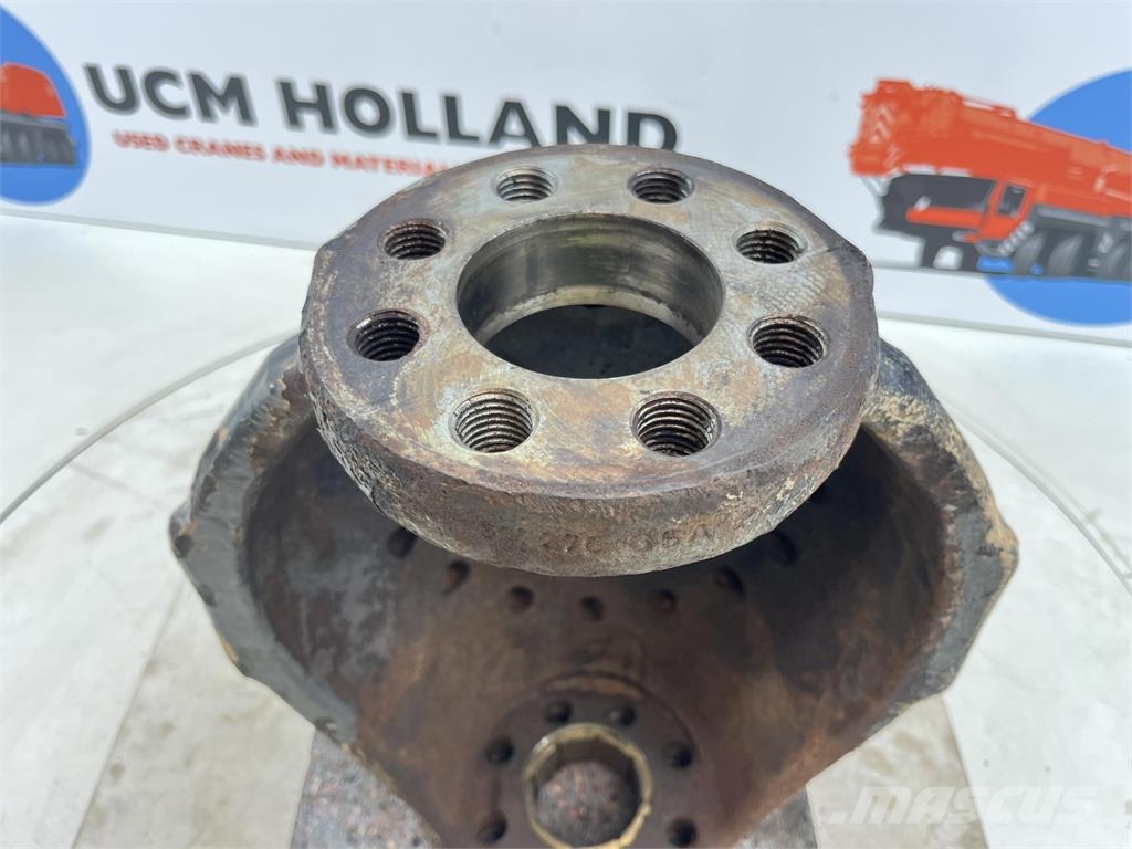 Demag AC 155 steering knuckle 16 holes axle 2 محور العجلة