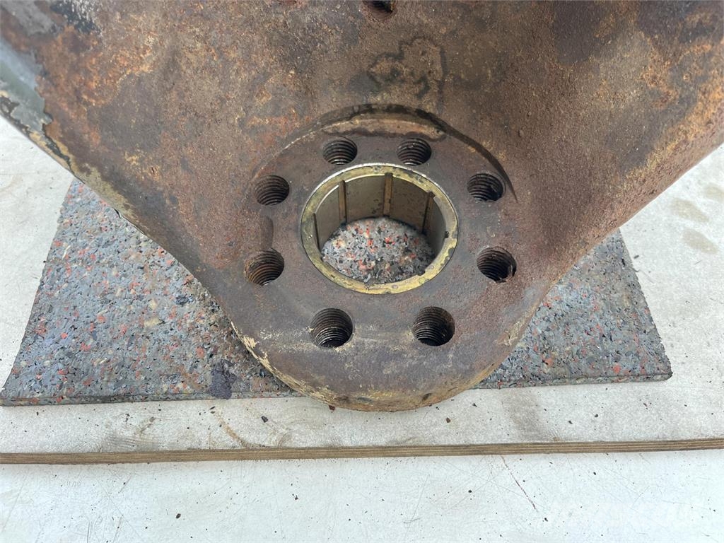 Demag AC 155 steering knuckle 16 holes axle 2 محور العجلة