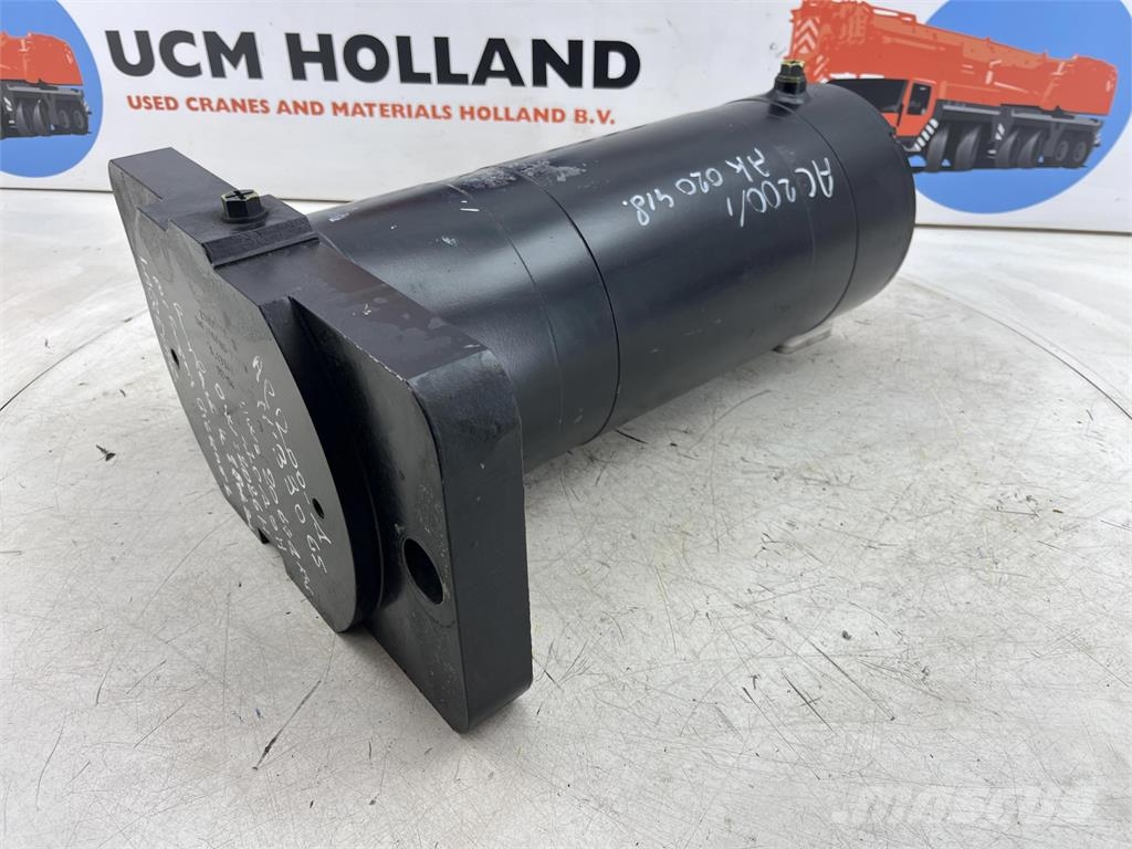Demag AC 200/1 counterweight lift cylinder Kranen onderdelen en gereedschap