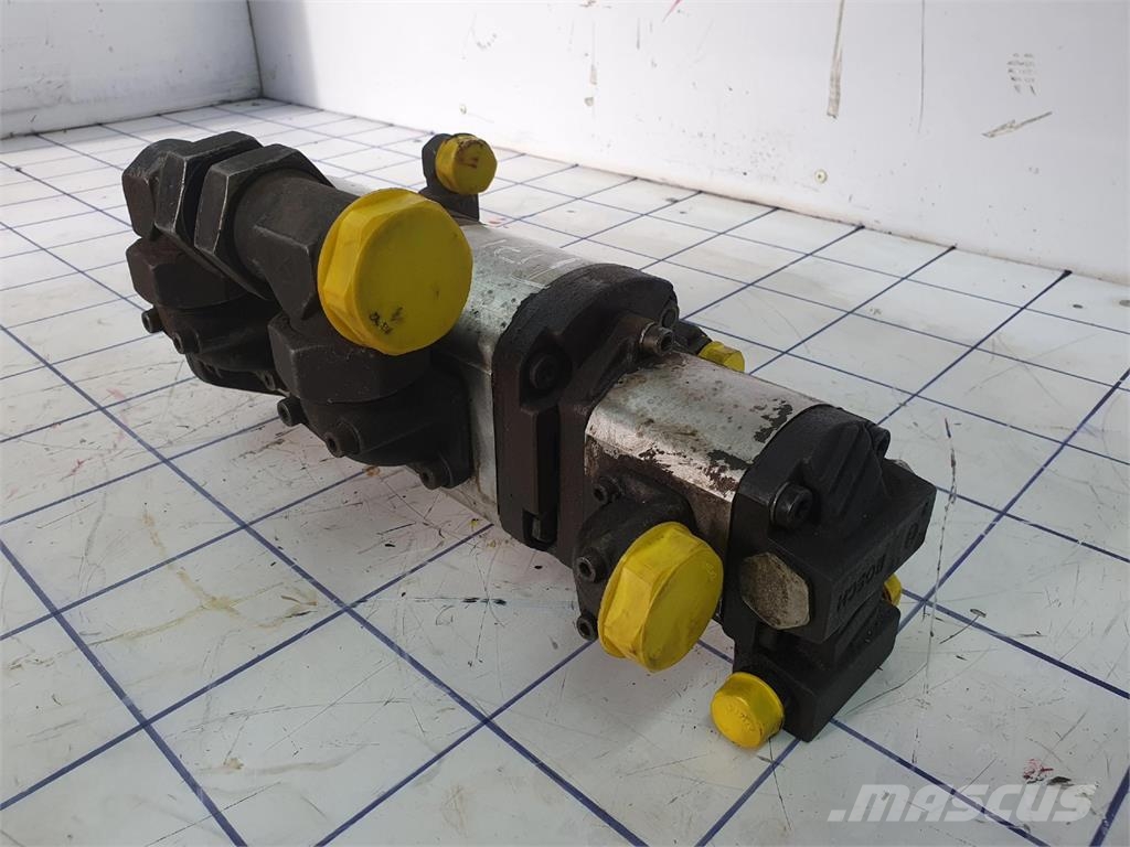 Demag AC 205 3 way gear pump Kranų dalys ir įranga