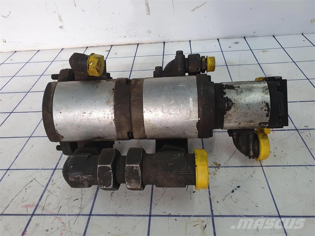 Demag AC 205 3 way gear pump Kranų dalys ir įranga
