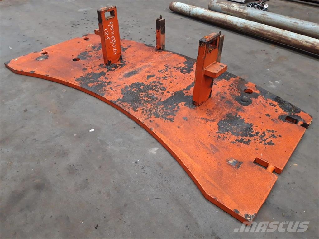 Demag AC 205 counterweight 1,2 ton Peças e equipamentos para guindastes