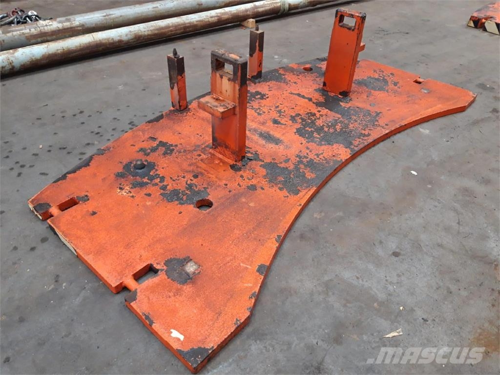 Demag AC 205 counterweight 1,2 ton Peças e equipamentos para guindastes