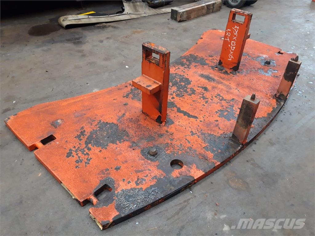Demag AC 205 counterweight 1,2 ton Peças e equipamentos para guindastes