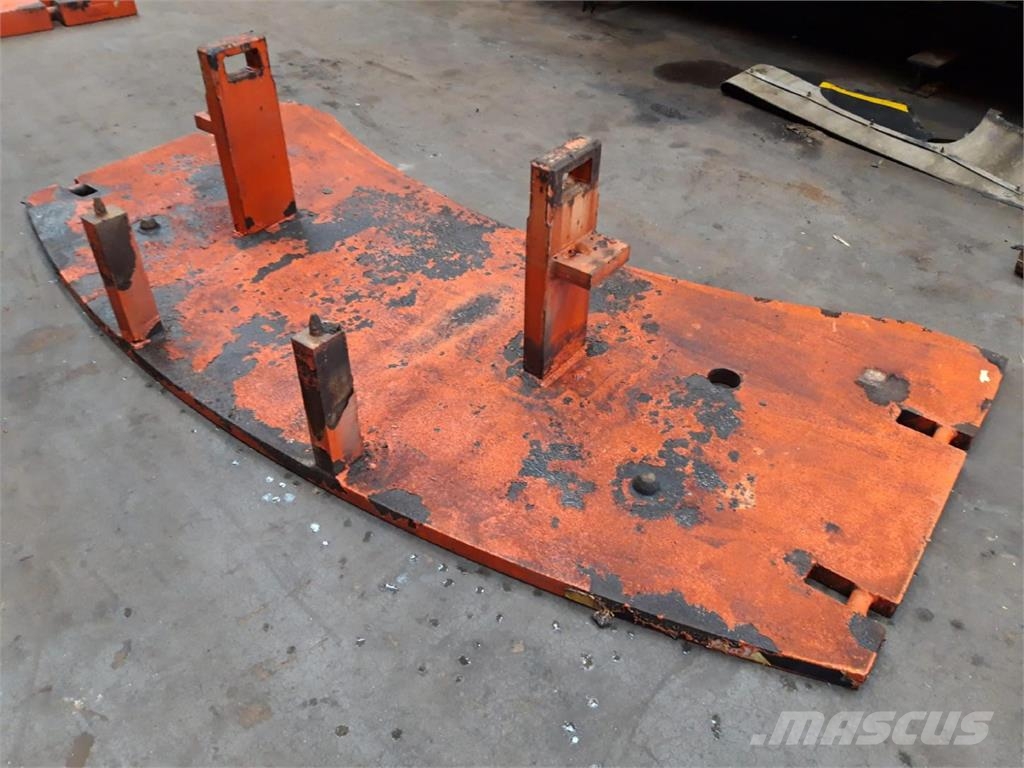 Demag AC 205 counterweight 1,2 ton Peças e equipamentos para guindastes