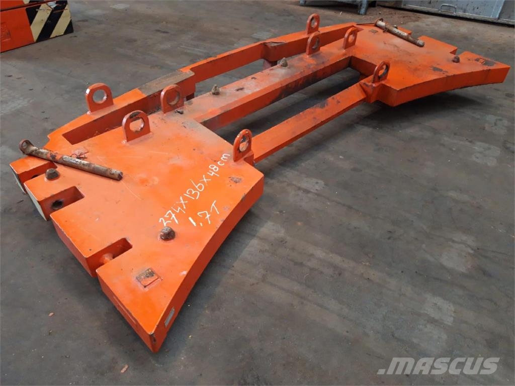 Demag AC 205 counterweight 1,7 ton Peças e equipamentos para guindastes