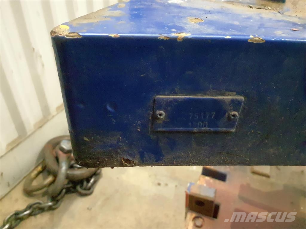 Demag AC 205 counterweight 1,7 ton Peças e equipamentos para guindastes