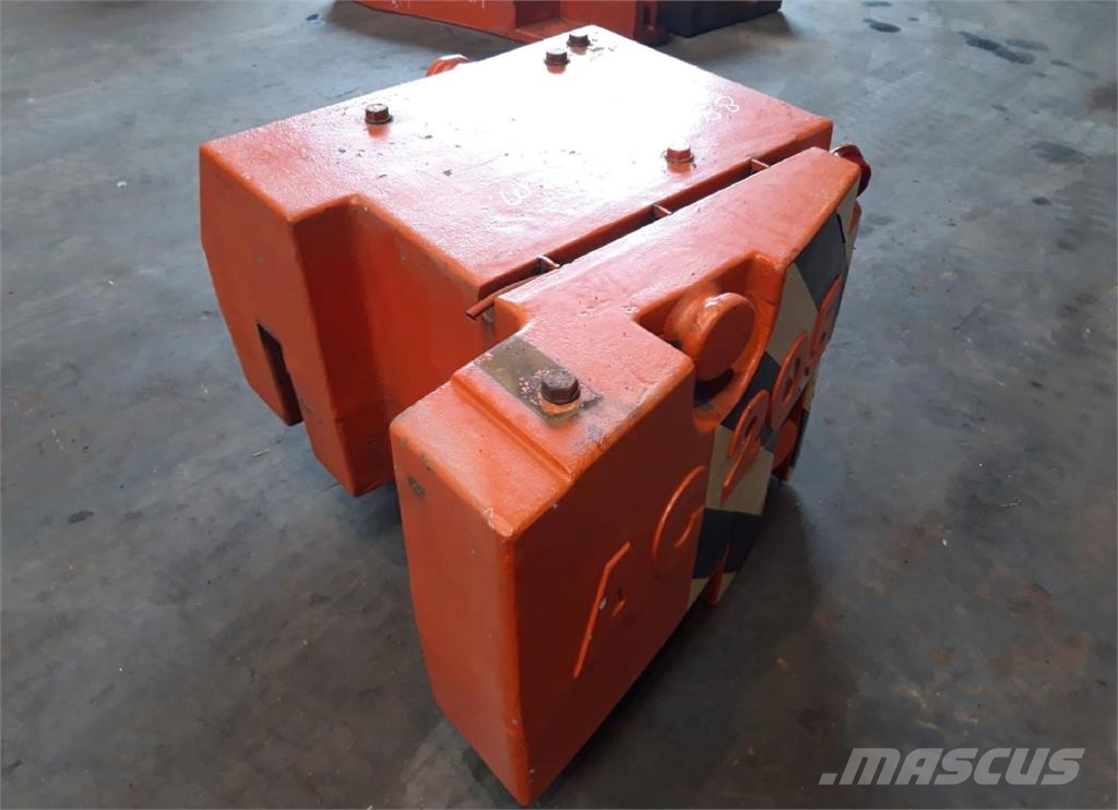Demag AC 205 counterweight 2,4 ton right side (0.7/1.7 t Piezas y equipos para grúas