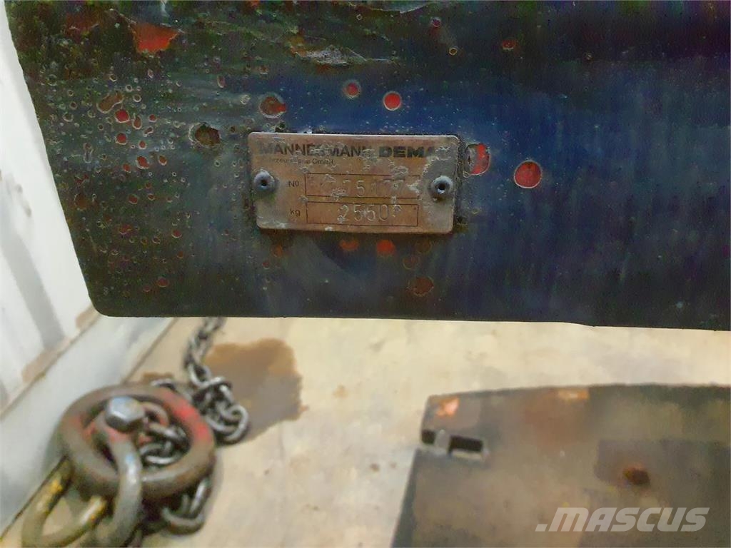 Demag AC 205 Counterweight 2,55 ton Peças e equipamentos para guindastes