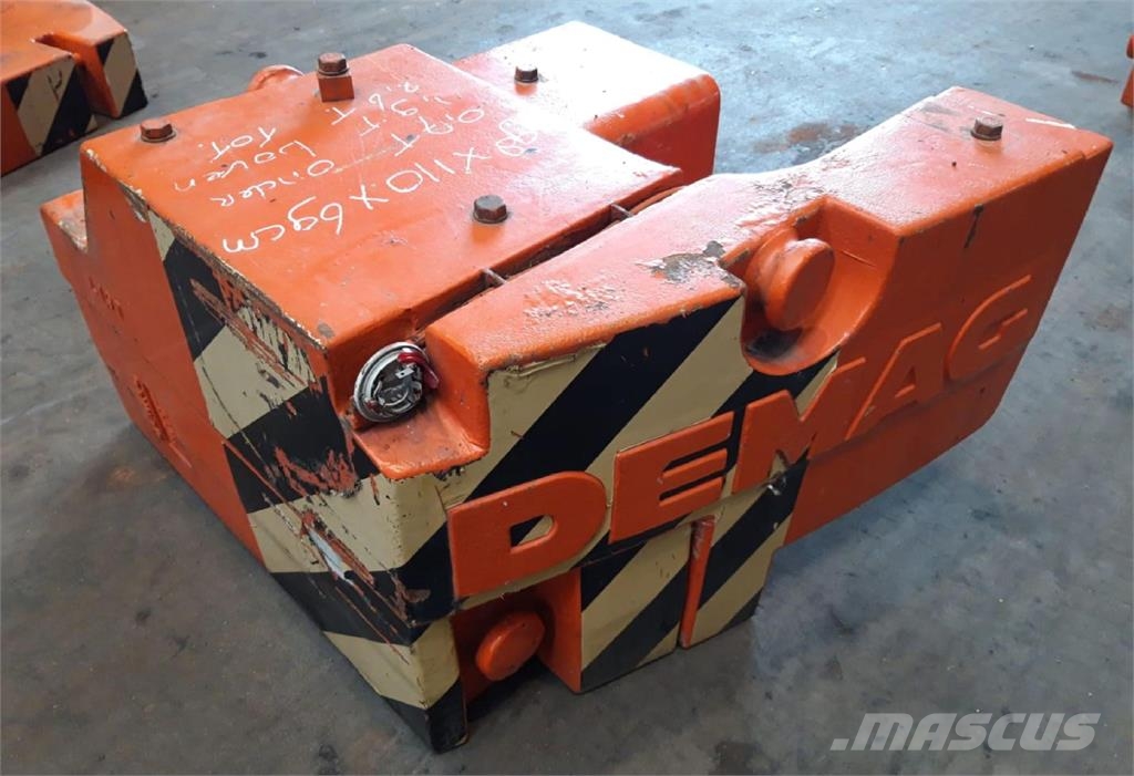 Demag AC 205 counterweight 2.6 ton (0.7/1.9t) Piezas y equipos para grúas