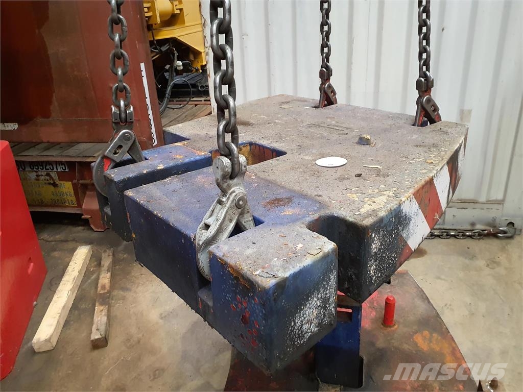 Demag AC 205 counterweight right side 2,1 ton Peças e equipamentos para guindastes