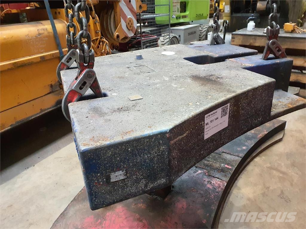 Demag AC 205 counterweight right side 2,1 ton Peças e equipamentos para guindastes
