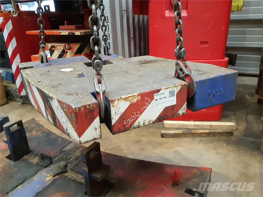 Demag AC 205 counterweight right side 2,1 ton Peças e equipamentos para guindastes