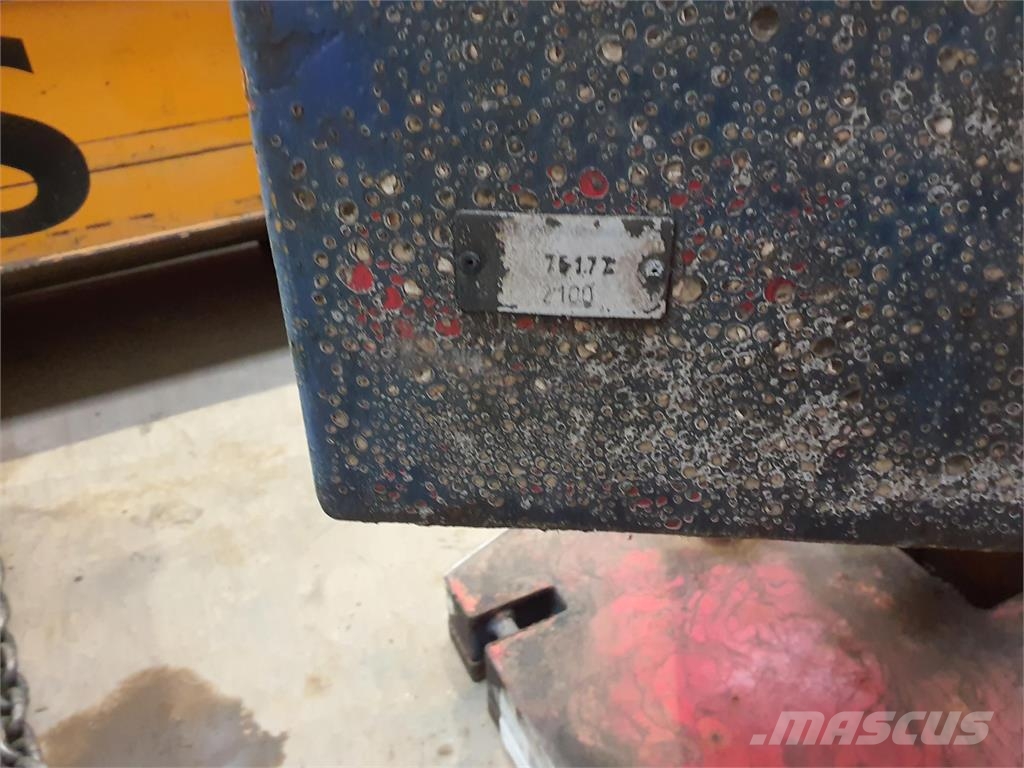 Demag AC 205 counterweight right side 2,1 ton Peças e equipamentos para guindastes