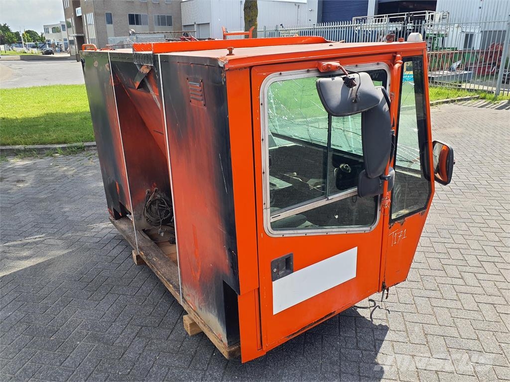 Demag AC 205 lower cab Ohjaamo ja sisusta